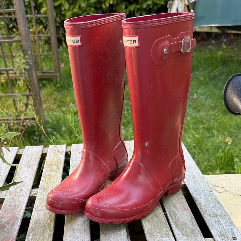 Hunter Crimson Tall Rubber Rain Boots